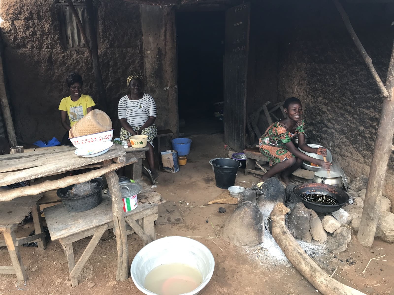 Villageoises de Gbaffo en préparation des repas